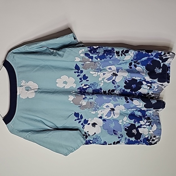 UA Scrubs blue 3XL floral scrub top - Picture 4 of 5